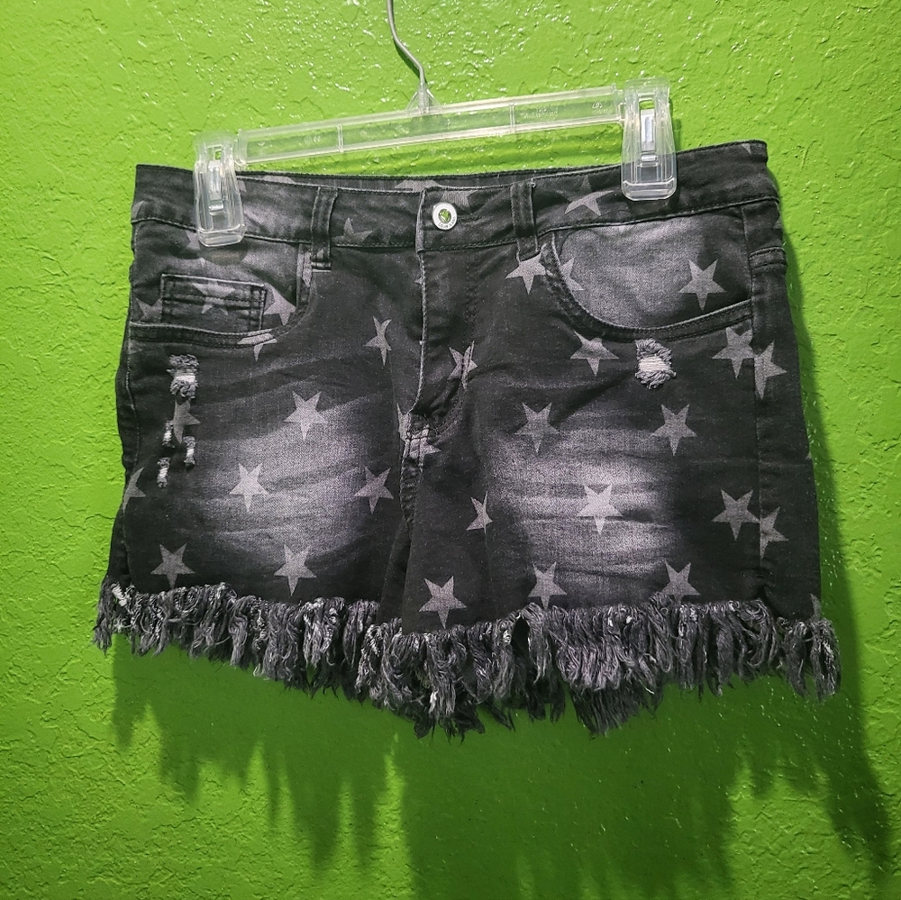 Star Patterned Black Distressed Denim Shorts